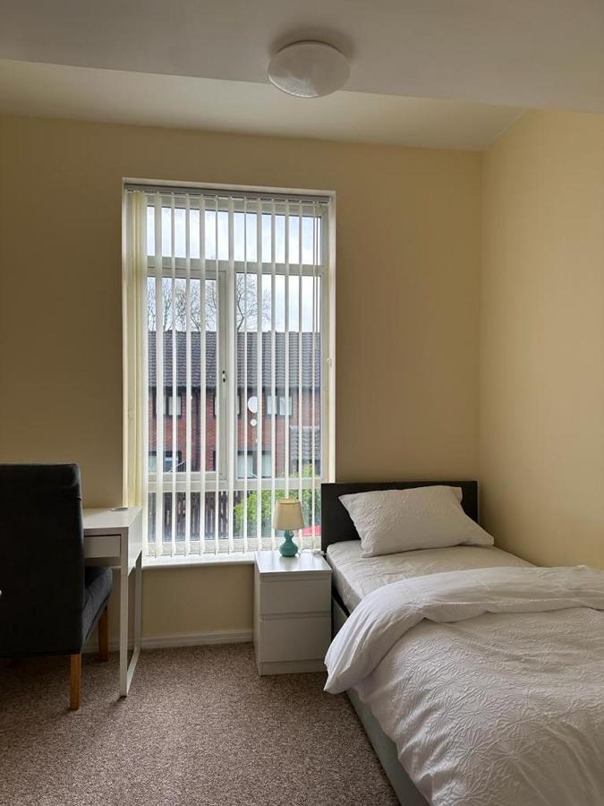 Rooms 7 Minutes From Etihad Manchester Luaran gambar